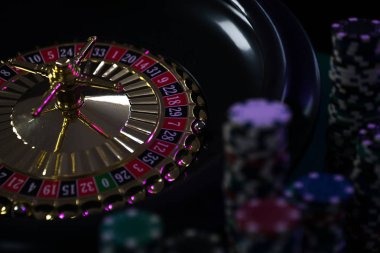 cici4d platform interface showing sports, casino, and esports markets on mobile device